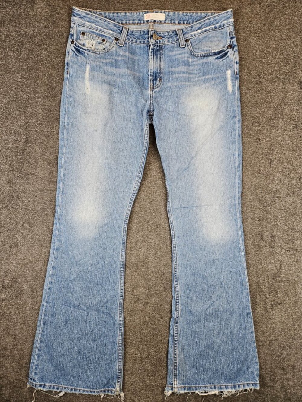 Vintage BKE Denim Jeans Womens Size 34 (35x32) Mid Rise Flare Y2K Light Wash